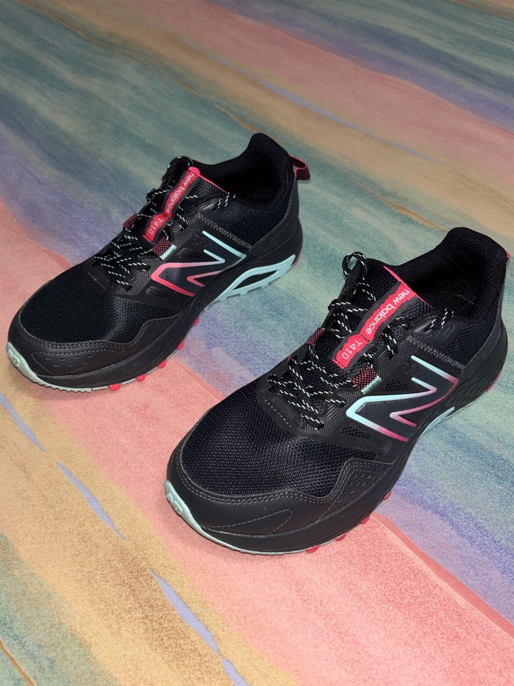 New Balance T410 v8 Womens Size 8 Black Colorful Trail Running Shoes WT410LC8